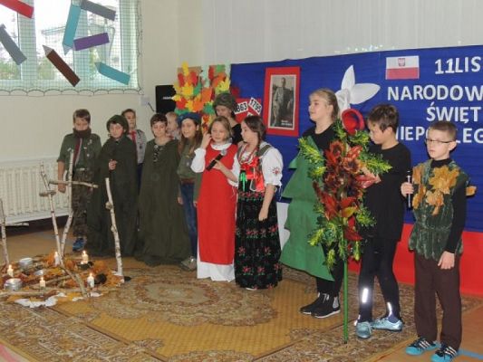  Grafika #2: Uroczysty Apel z Okazji Rocznicy Odzyskania Niepodległości grafika