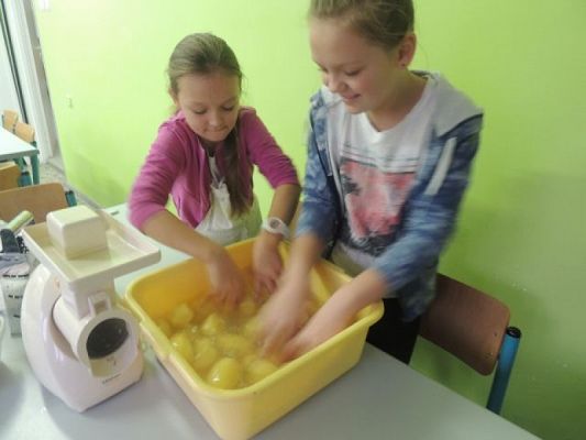  Grafika #3: Różne oblicza ziemniaka – zajęcia kulinarne w IIIa grafika