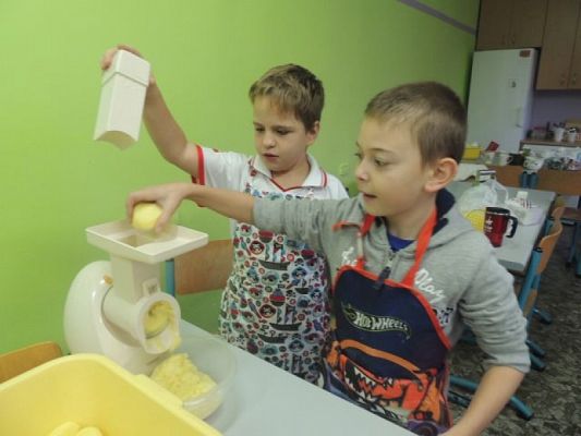  Grafika #4: Różne oblicza ziemniaka – zajęcia kulinarne w IIIa grafika