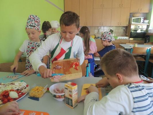  Grafika #0: "Superpizza", czyli zajęcia kulinarne w klasie IIIa grafika