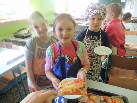  Grafika #12: "Superpizza", czyli zajęcia kulinarne w klasie IIIa grafika