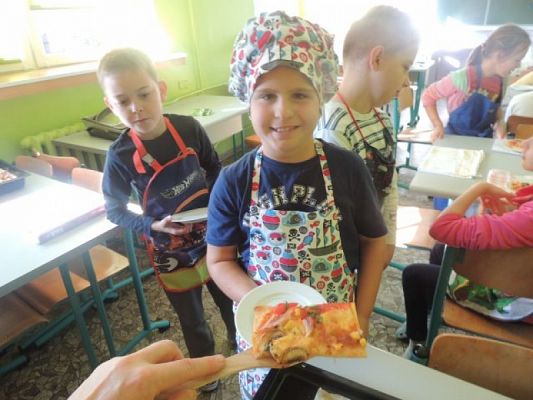  Grafika #14: "Superpizza", czyli zajęcia kulinarne w klasie IIIa grafika