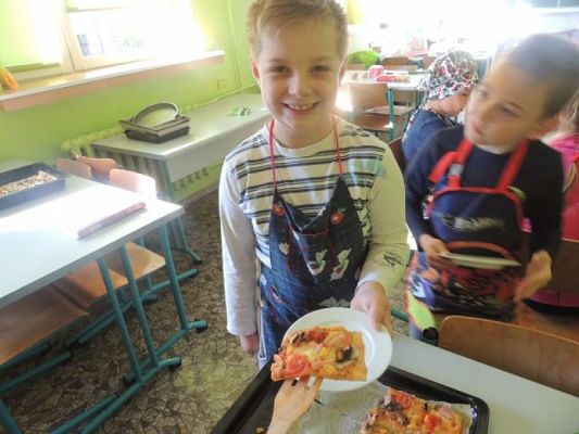  Grafika #15: "Superpizza", czyli zajęcia kulinarne w klasie IIIa grafika