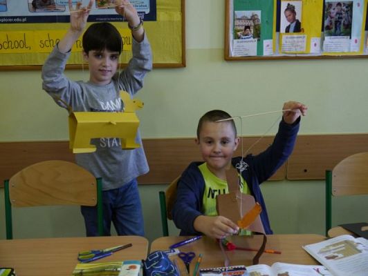  Grafika #6: Pieski – marionetki grafika