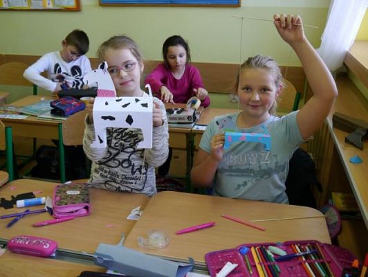  Grafika #7: Pieski – marionetki grafika