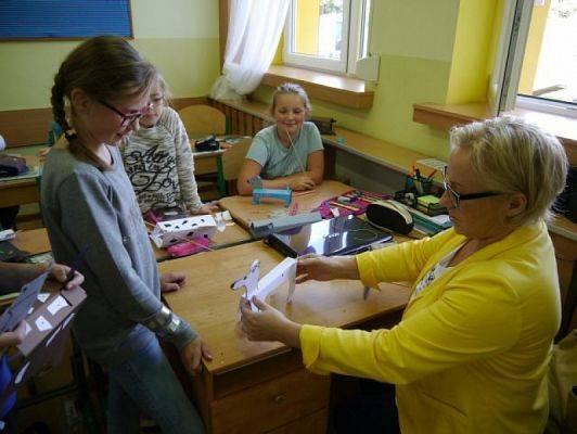  Grafika #8: Pieski – marionetki grafika