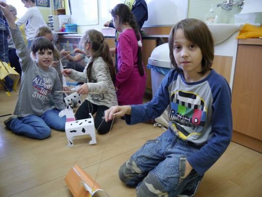  Grafika #10: Pieski – marionetki grafika