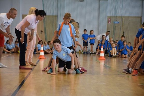  Grafika #3: KONKURS SPORTOWY DLA KLAS I-III KTO Z NAS LEPIEJ I PRĘDZEJ" grafika