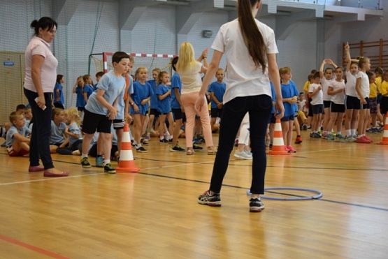  Grafika #5: KONKURS SPORTOWY DLA KLAS I-III KTO Z NAS LEPIEJ I PRĘDZEJ" grafika
