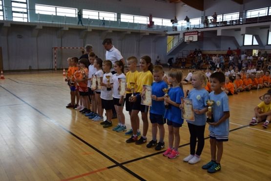  Grafika #25: KONKURS SPORTOWY DLA KLAS I-III KTO Z NAS LEPIEJ I PRĘDZEJ" grafika