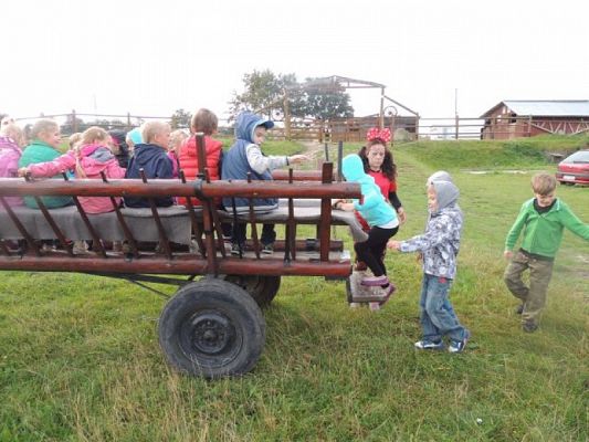  Grafika #4: Wycieczka integracyjna klas I do Runowa grafika