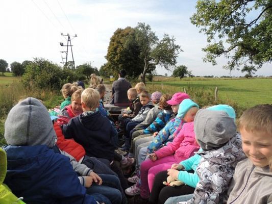  Grafika #5: Wycieczka integracyjna klas I do Runowa grafika