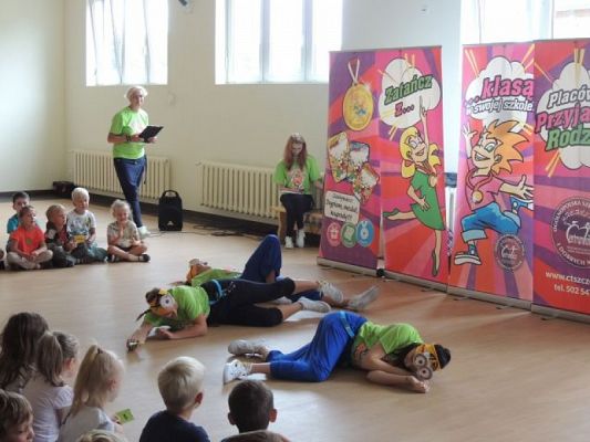  Grafika #1: Roztańczona pierwsza lekcja grafika