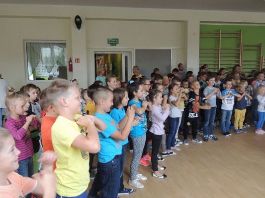  Grafika #5: Roztańczona pierwsza lekcja grafika