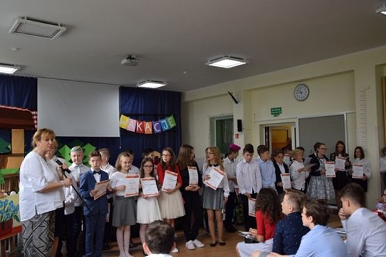  Grafika #16: ZAKOŃCZENIE ROKU SZKOLNEGO grafika