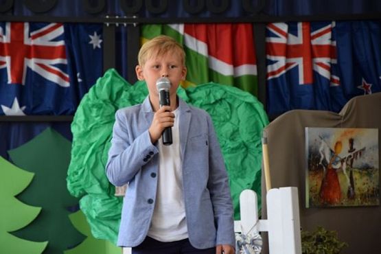  Grafika #1: ENGLISH STATION grafika