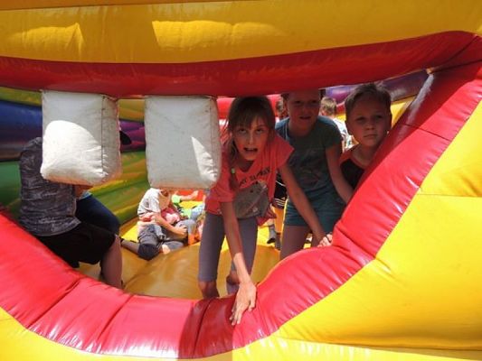  Grafika #15: WYCIECZKA KLAS III DO DRZEWINY grafika