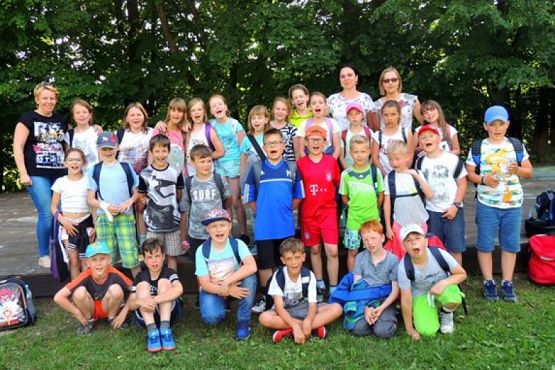  Grafika #18: WYCIECZKA KLAS III DO DRZEWINY grafika