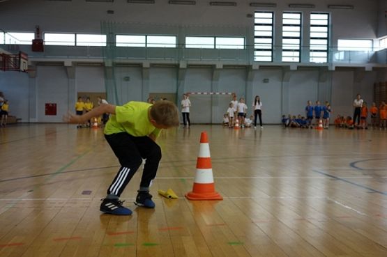  Grafika #2: MIEJSKIE IGRZYSKA DZIECI DLA SZKÓŁ PODSTAWOWYCH KLAS II i III Baw się razem z nami grafika