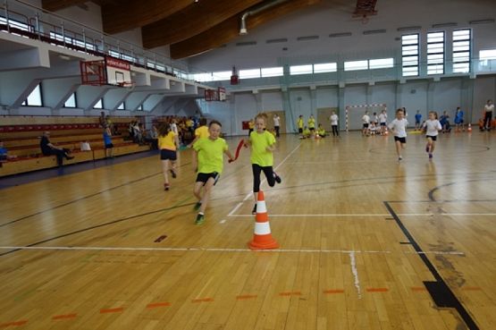  Grafika #13: MIEJSKIE IGRZYSKA DZIECI DLA SZKÓŁ PODSTAWOWYCH KLAS II i III Baw się razem z nami grafika