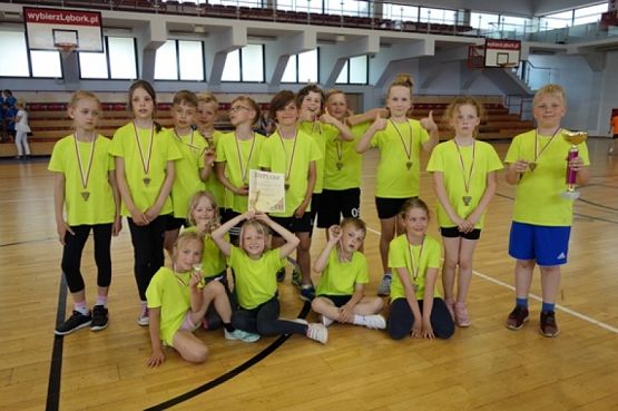  Grafika #20: MIEJSKIE IGRZYSKA DZIECI DLA SZKÓŁ PODSTAWOWYCH KLAS II i III Baw się razem z nami grafika