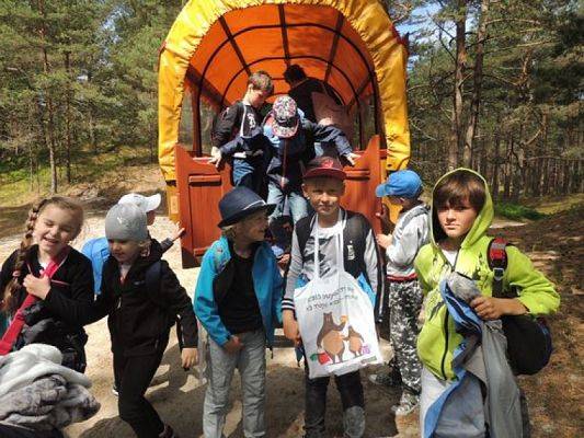  Grafika #3: PIERWSZAKI U ,,JĘDRUSIA W SŁAJSZEWIE grafika