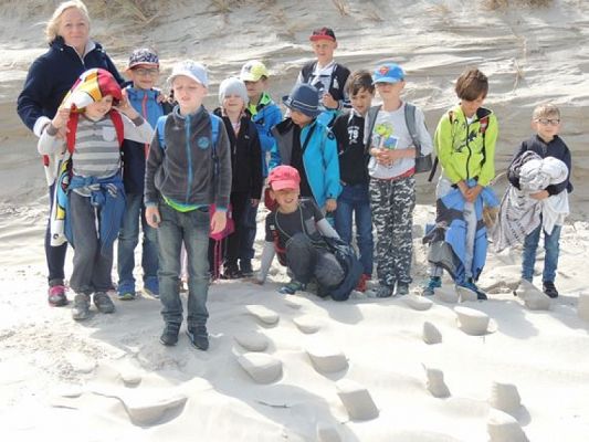  Grafika #8: PIERWSZAKI U ,,JĘDRUSIA W SŁAJSZEWIE grafika