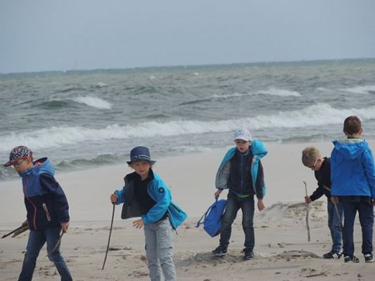  Grafika #9: PIERWSZAKI U ,,JĘDRUSIA W SŁAJSZEWIE grafika