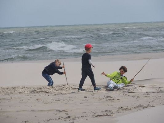  Grafika #12: PIERWSZAKI U ,,JĘDRUSIA W SŁAJSZEWIE grafika