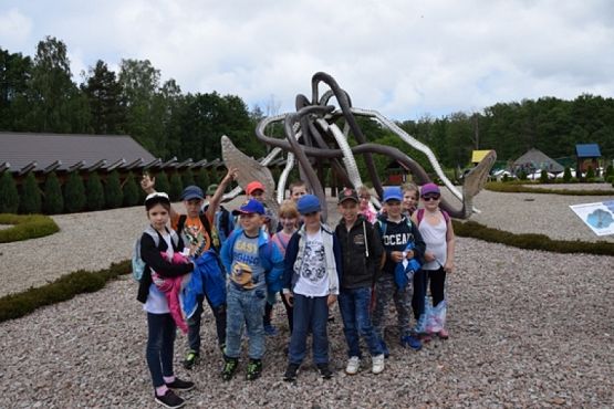  Grafika #19: WYCIECZKA KLASY II DO NOWĘCINA I SARBSKA grafika