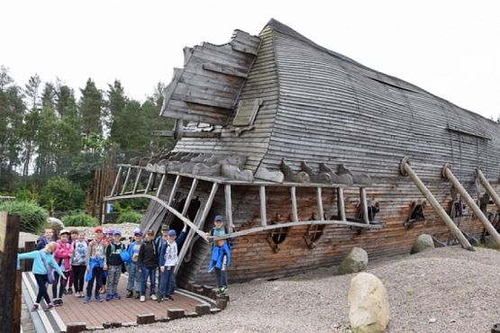  Grafika #20: WYCIECZKA KLASY II DO NOWĘCINA I SARBSKA grafika