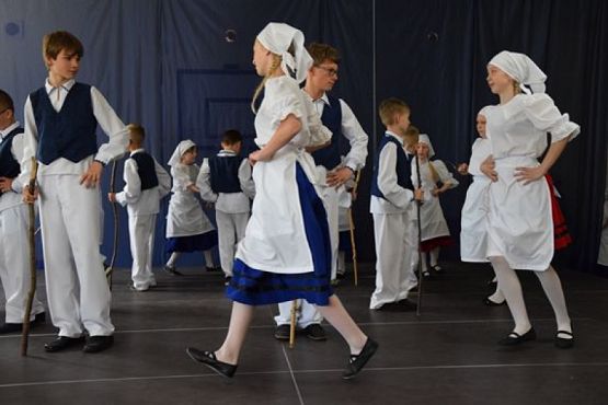  Grafika #15: WYSTĘP ZESPOŁU KASZUBSKIEGO grafika