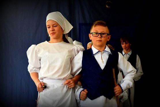  Grafika #18: WYSTĘP ZESPOŁU KASZUBSKIEGO grafika