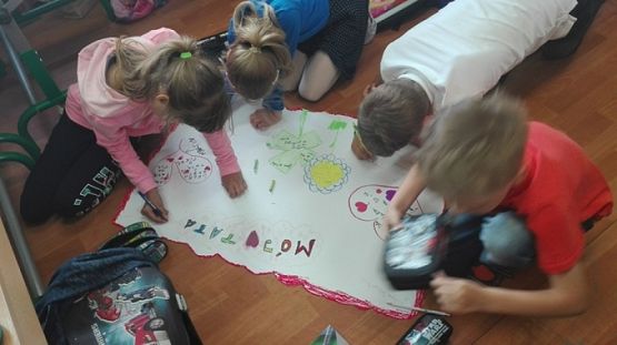  Grafika #8: DZIEŃ MAMY W III B grafika