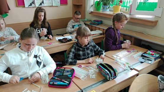  Grafika #9: DZIEŃ MAMY W III B grafika