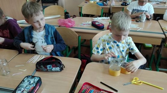  Grafika #11: DZIEŃ MAMY W III B grafika