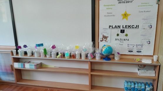  Grafika #20: DZIEŃ MAMY W III B grafika