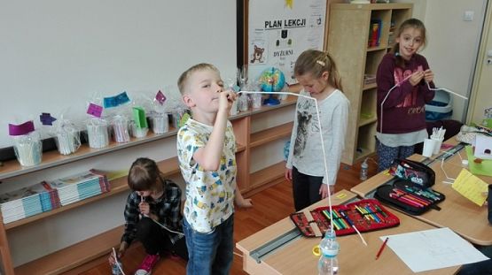  Grafika #21: DZIEŃ MAMY W III B grafika