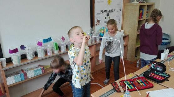  Grafika #22: DZIEŃ MAMY W III B grafika