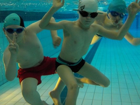  Grafika #9: ZAJĘCIA BASENOWE grafika