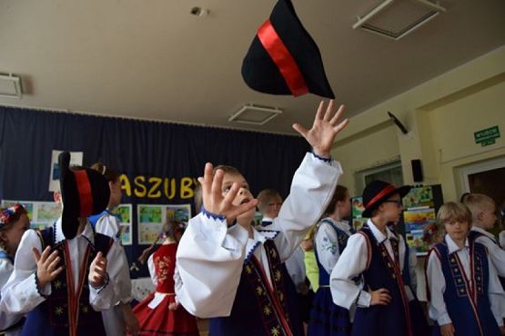  Grafika #25: GALA FINAŁOWA KONKURSU PLASTYCZNEGO KASZUBY JAK MALOWANE grafika