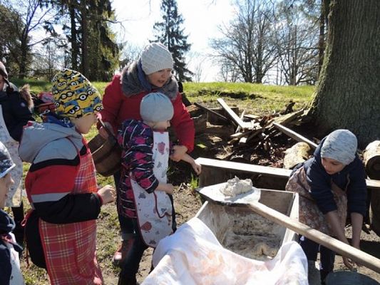  Grafika #5: ,,JAK DAWNIEJ CHLEB PIECZONO? – WYCIECZKA KASZUBSKA KL.I grafika