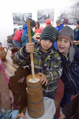  Grafika #9: KLASY DRUGIE W MUZEUM WSI SŁOWIŃSKIEJ W KLUKACH grafika