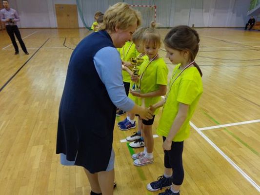  Grafika #18: MIEJSKIE ZAWODY SPORTOWE DLA SZKÓŁ PODSTAWOWYCH KLAS II i III Baw się razem z nami grafika